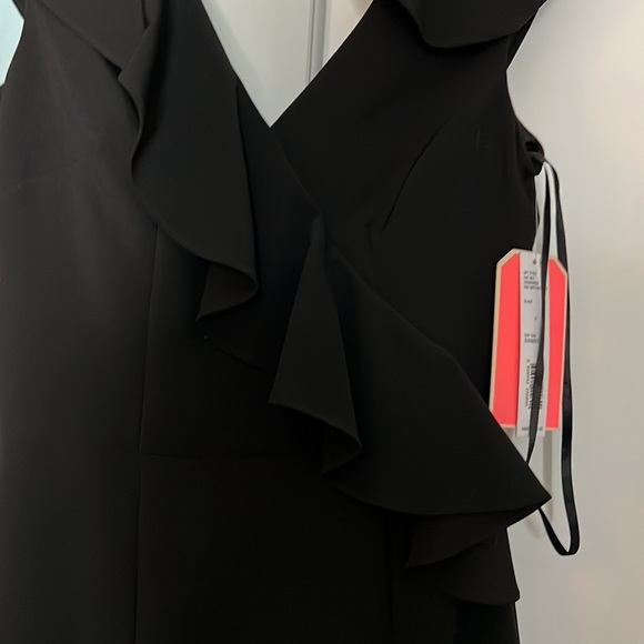 Black ruffle dress by Gianni Bini - Picture 5 of 10